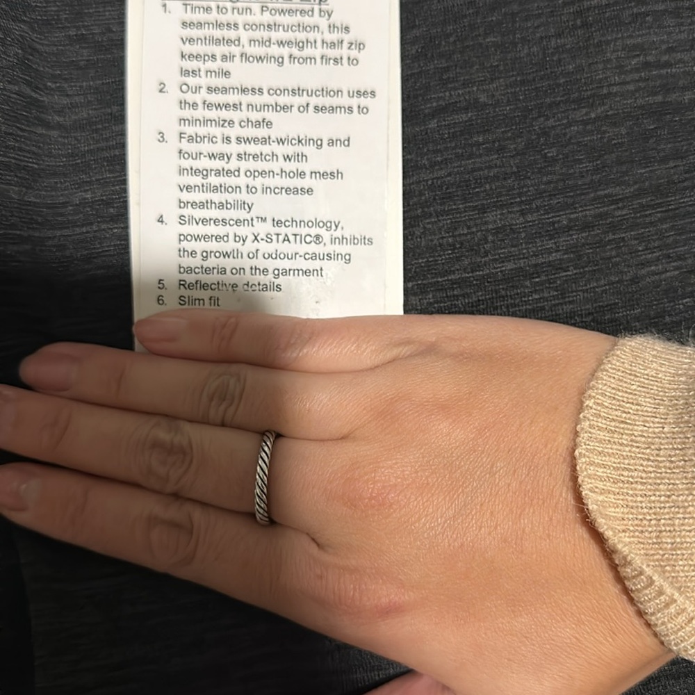 Lululemon 1/2 Zip - Picture 5 of 5